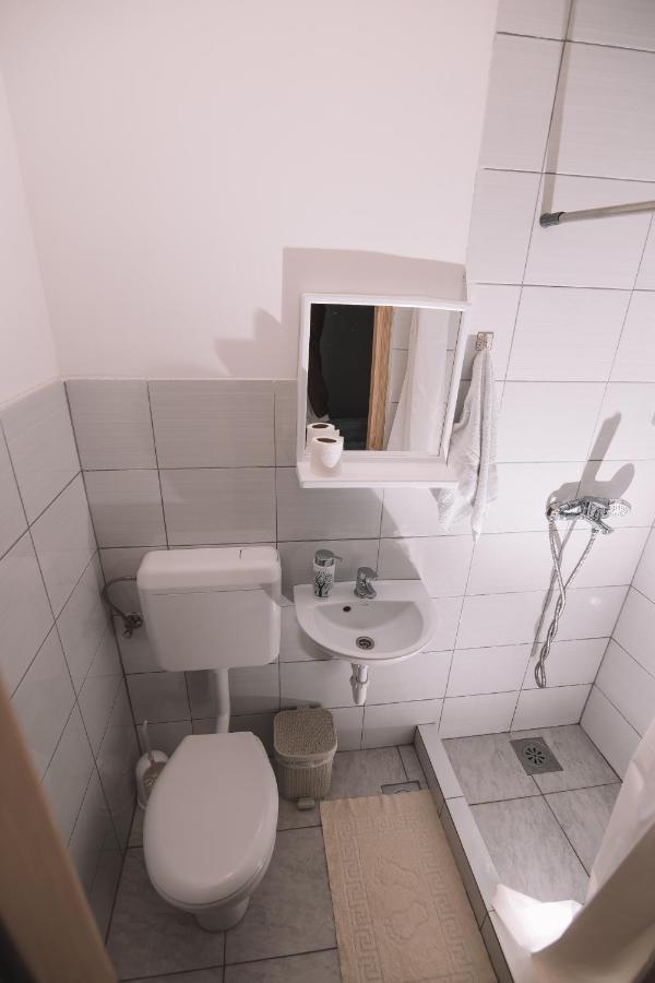 De Lux Apartment & Rooms Emilia Banja Luka Exterior photo